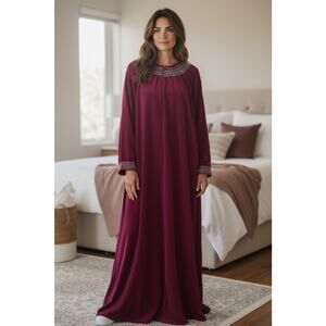 VTG Vanity Fair Red Maroon Wine Velour Zip Front Long Smocked Neckline SZ XXL